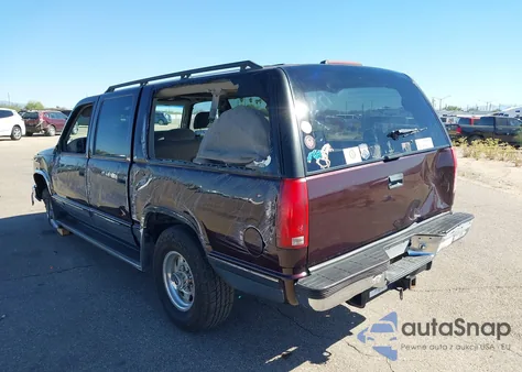 1997 Chevrolet Suburban 2500 z USA, uszkodzony, nr VIN 1GNGC26R0VJ369814